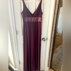 Max and Cleo beautiful floor length purple/ burgundy/ wine colored dress Size 10